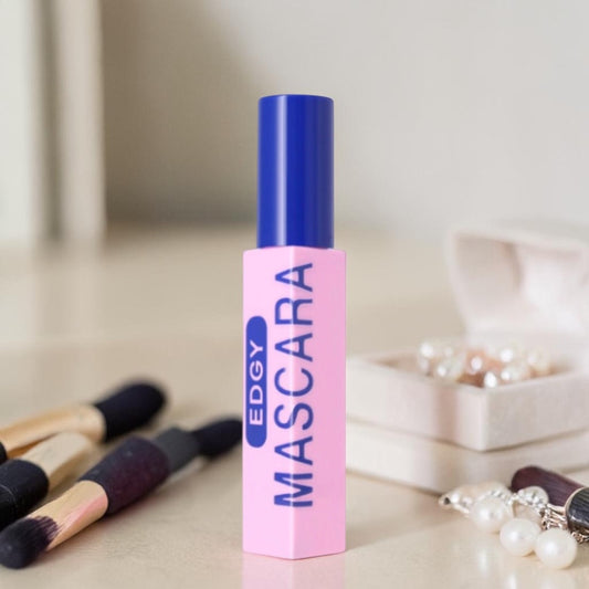 Mascara noir brossé effilé