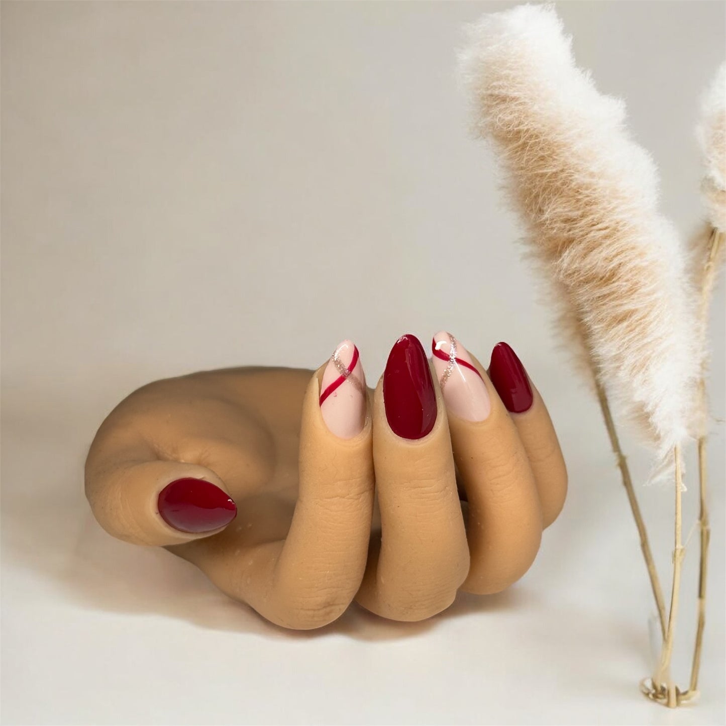 Press on nails - romance