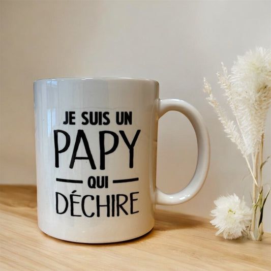 Tasse « je suis un papy qui déchire »