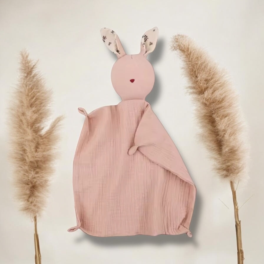 Doudou Lapin Personnalisé avec Prénom – Le Compagnon Doux des Tout-Petits