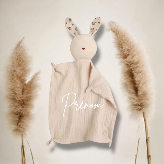 Doudou Lapin Personnalisé avec Prénom – Le Compagnon Doux des Tout-Petits